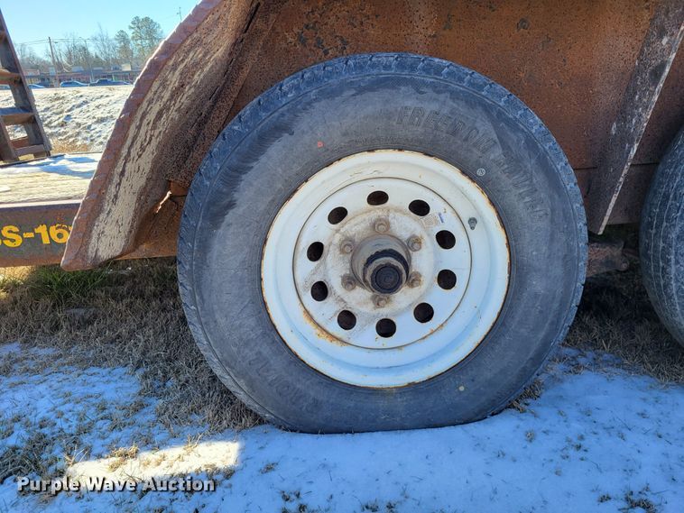 image for item LR9164 2002 Foster Bass 1612  equipment trailer