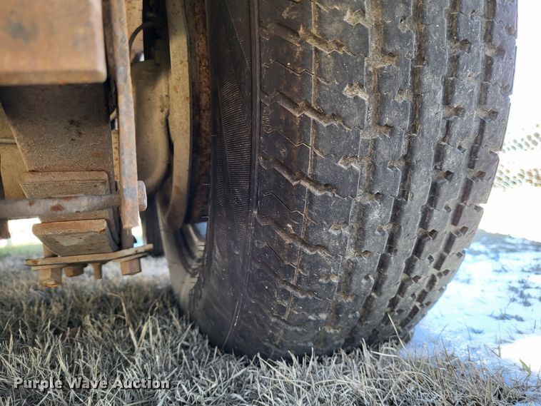 image for item LR9164 2002 Foster Bass 1612  equipment trailer