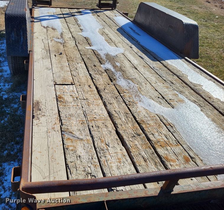 image for item LR9165 2002 Foster Bass 1612  equipment trailer