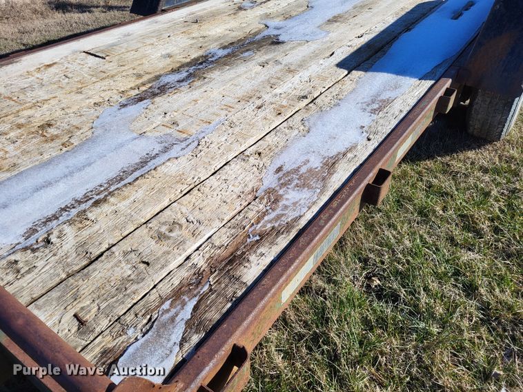 image for item LR9165 2002 Foster Bass 1612  equipment trailer