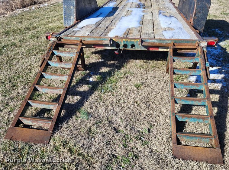 image for item LR9165 2002 Foster Bass 1612  equipment trailer