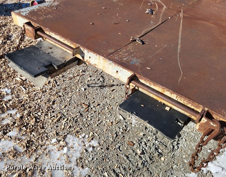 image for item LR9166 1998 Shop built  utility trailer