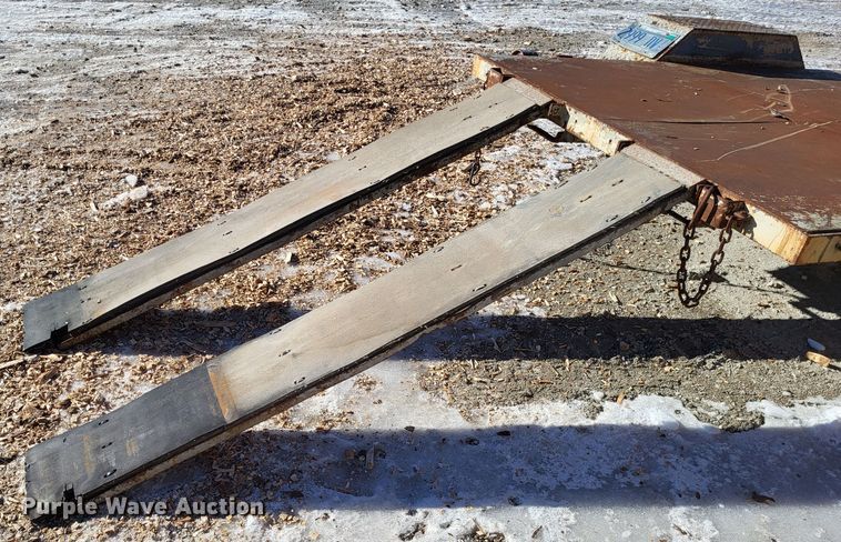 image for item LR9166 1998 Shop built  utility trailer