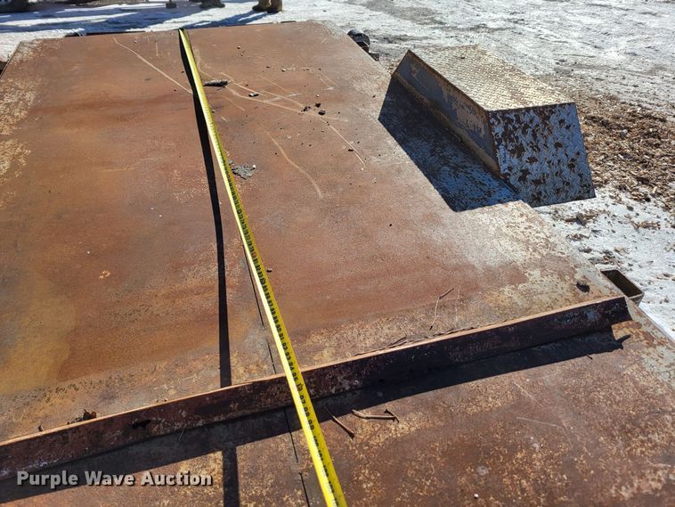 image for item LR9166 1998 Shop built  utility trailer