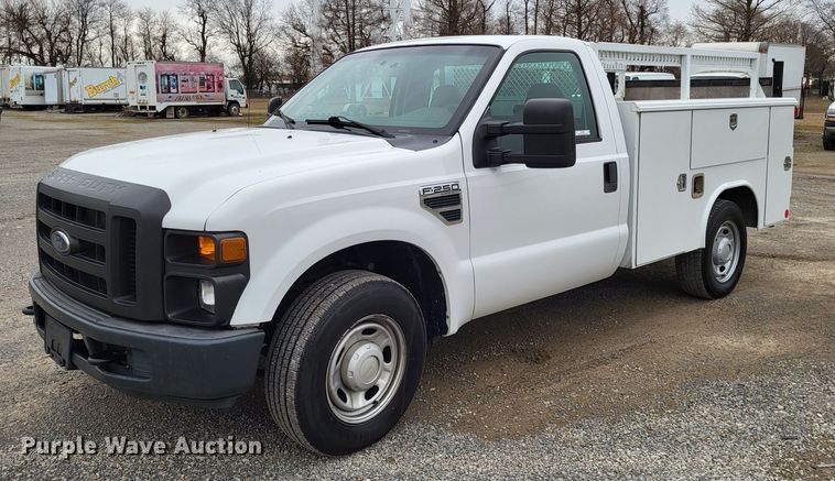 image for item LR9183 2010 Ford F250 Super Duty XL  utility bed pickup truck