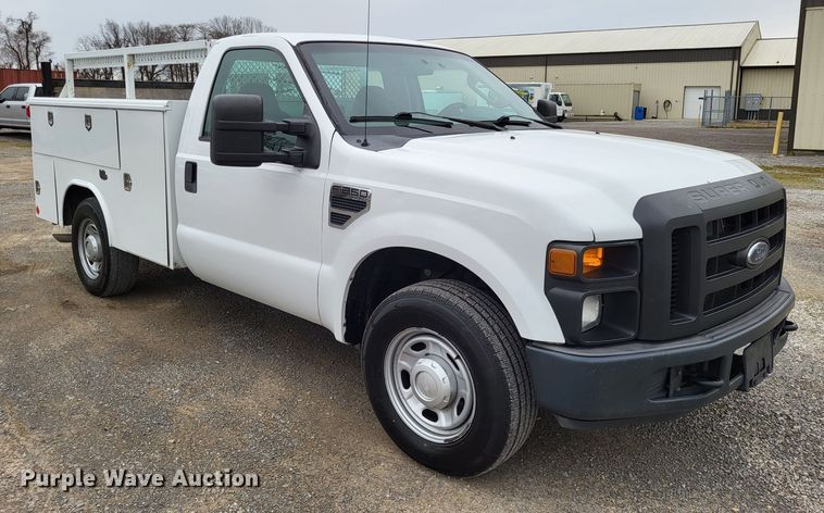 image for item LR9183 2010 Ford F250 Super Duty XL  utility bed pickup truck