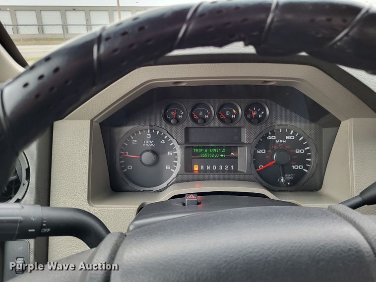 image for item LR9183 2010 Ford F250 Super Duty XL  utility bed pickup truck