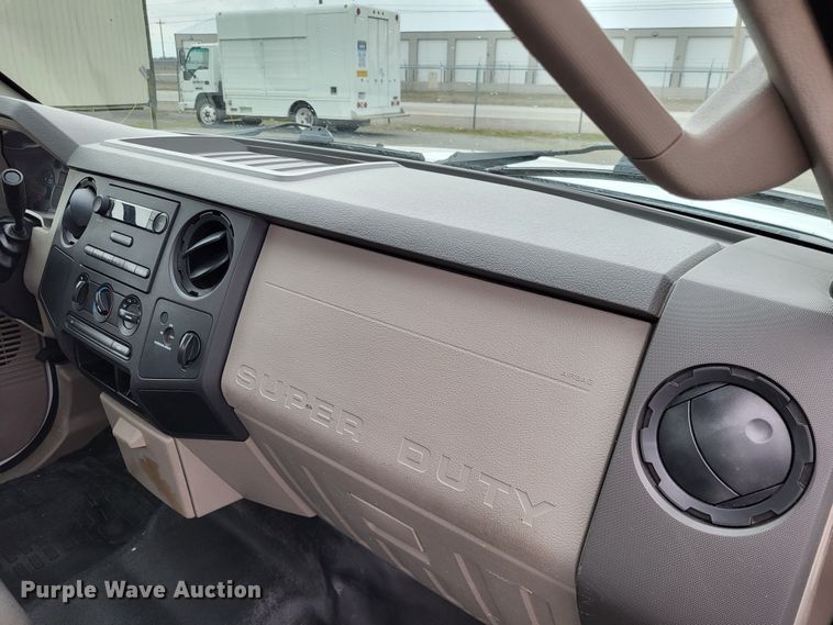 image for item LR9183 2010 Ford F250 Super Duty XL  utility bed pickup truck