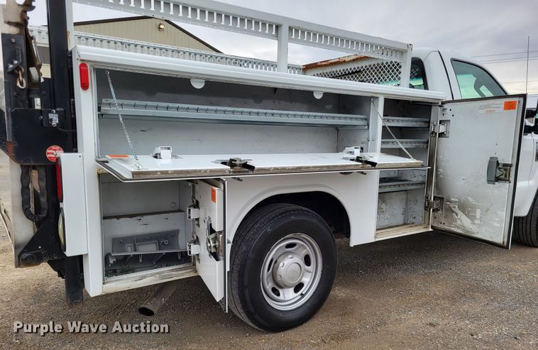 image for item LR9183 2010 Ford F250 Super Duty XL  utility bed pickup truck