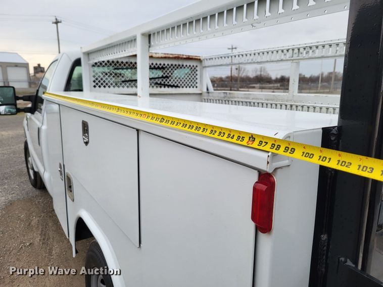 image for item LR9183 2010 Ford F250 Super Duty XL  utility bed pickup truck