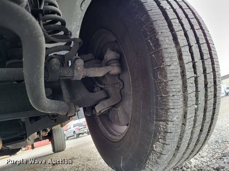 image for item LR9183 2010 Ford F250 Super Duty XL  utility bed pickup truck