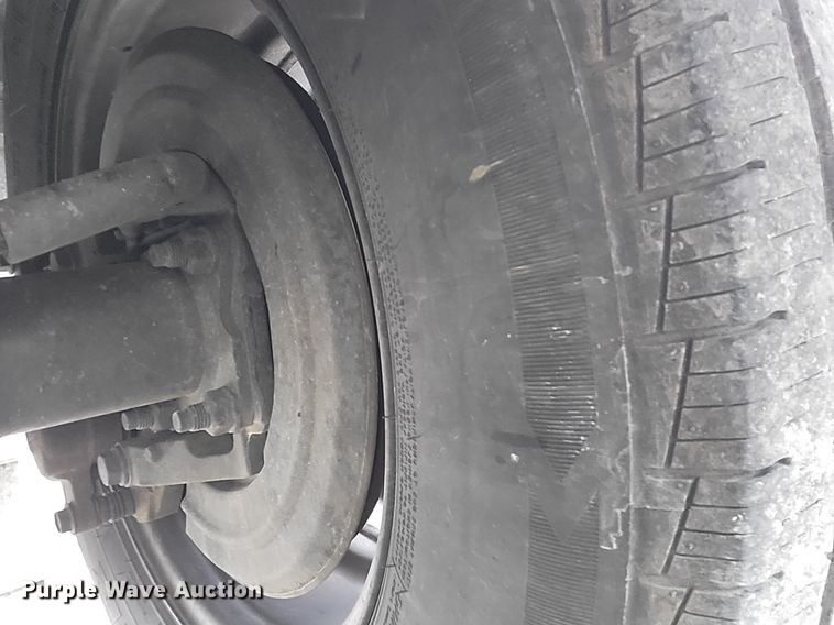 image for item LR9183 2010 Ford F250 Super Duty XL  utility bed pickup truck