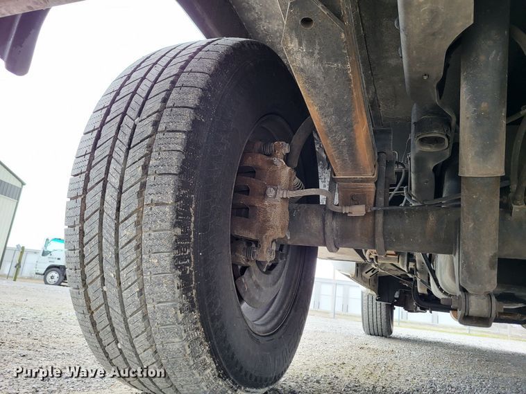 image for item LR9183 2010 Ford F250 Super Duty XL  utility bed pickup truck