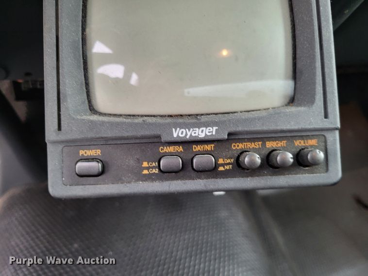 image for item LR9184 2002 Chevrolet Silverado 3500  catering bed pickup truck