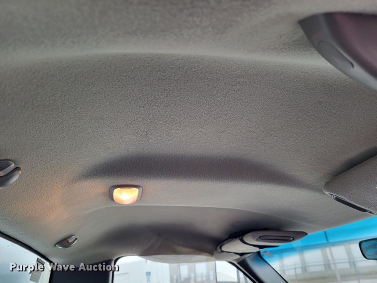 image for item LR9184 2002 Chevrolet Silverado 3500  catering bed pickup truck