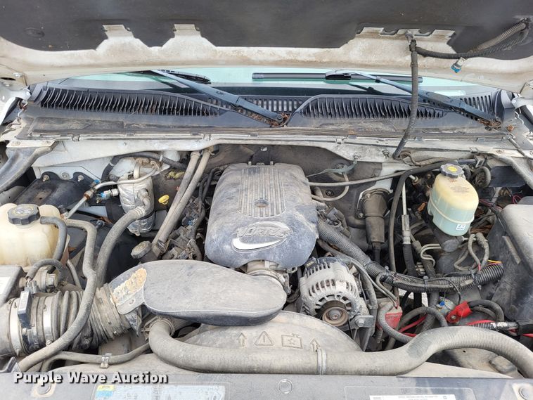 image for item LR9184 2002 Chevrolet Silverado 3500  catering bed pickup truck