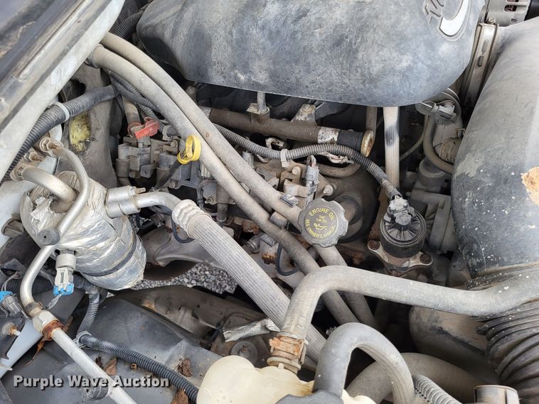 image for item LR9184 2002 Chevrolet Silverado 3500  catering bed pickup truck