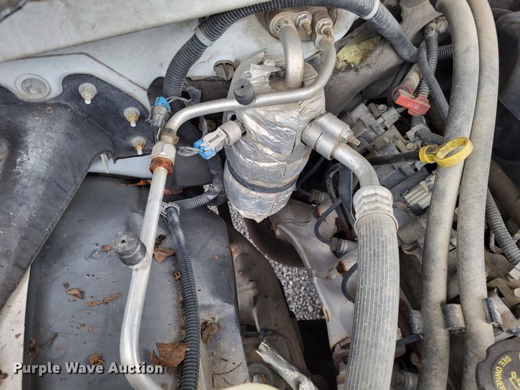 image for item LR9184 2002 Chevrolet Silverado 3500  catering bed pickup truck