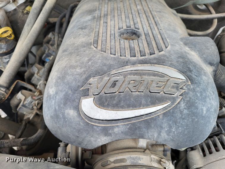 image for item LR9184 2002 Chevrolet Silverado 3500  catering bed pickup truck