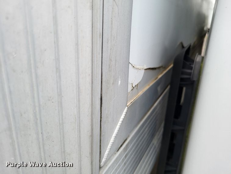 image for item LR9184 2002 Chevrolet Silverado 3500  catering bed pickup truck