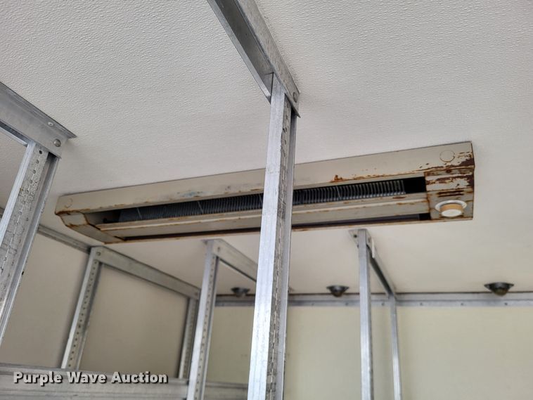 image for item LR9184 2002 Chevrolet Silverado 3500  catering bed pickup truck