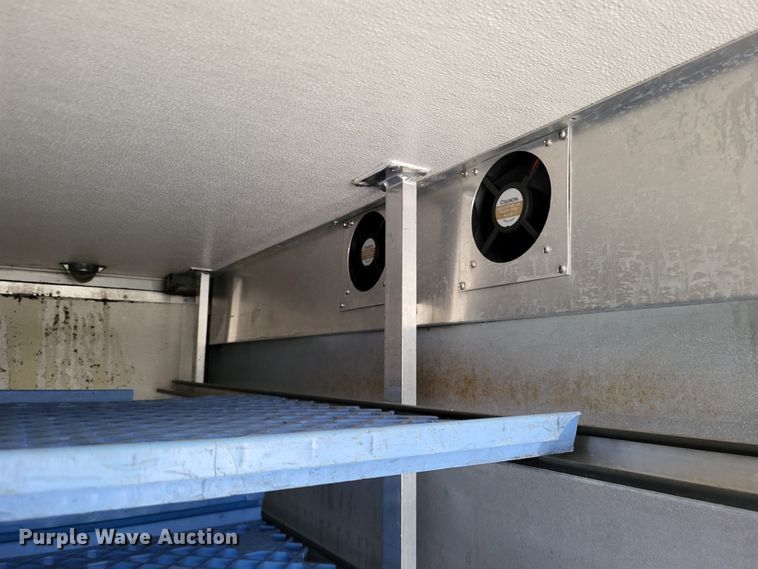 image for item LR9184 2002 Chevrolet Silverado 3500  catering bed pickup truck