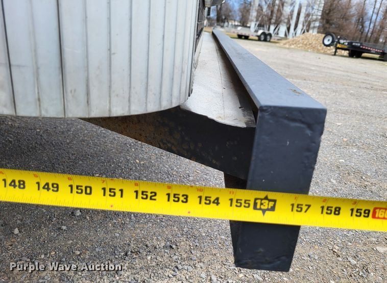 image for item LR9184 2002 Chevrolet Silverado 3500  catering bed pickup truck