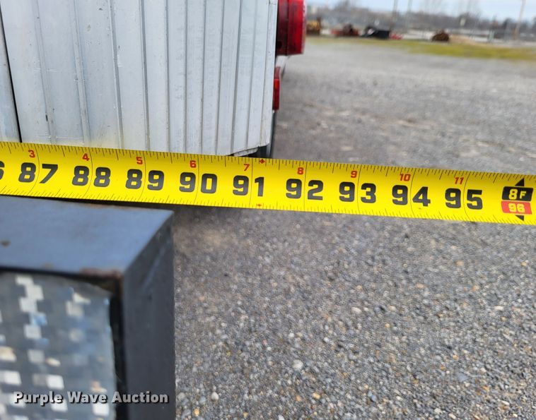 image for item LR9184 2002 Chevrolet Silverado 3500  catering bed pickup truck