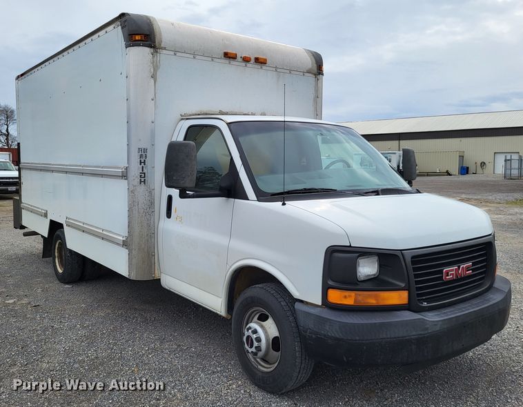 image for item LR9185 2006 GMC Savana G3500  box truck