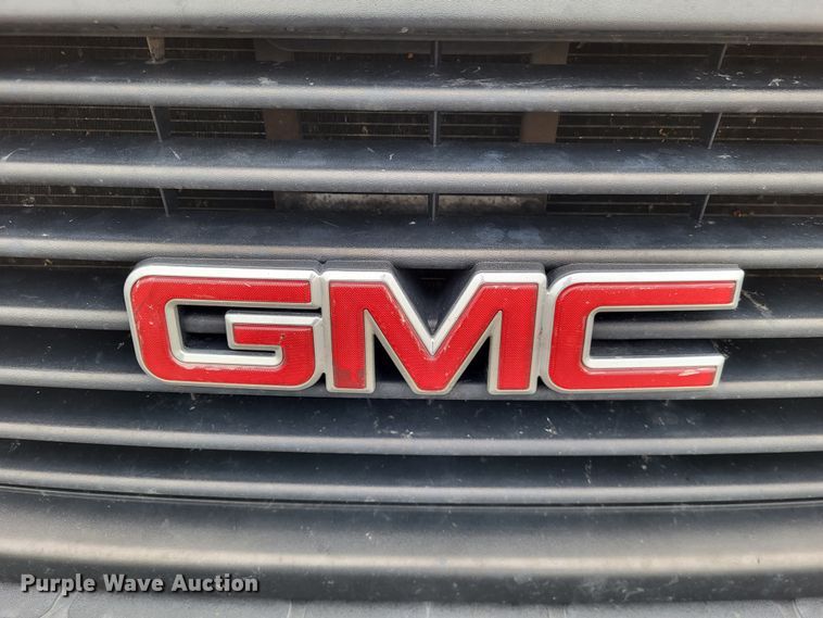 image for item LR9185 2006 GMC Savana G3500  box truck