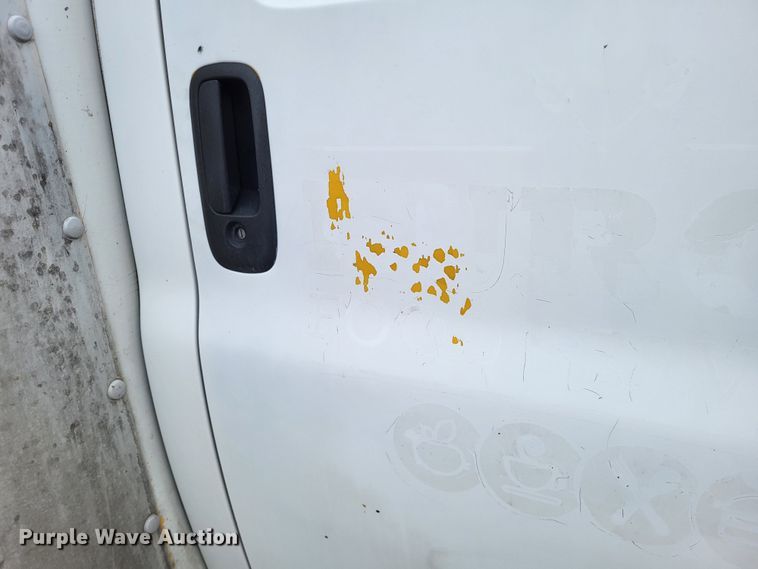 image for item LR9185 2006 GMC Savana G3500  box truck