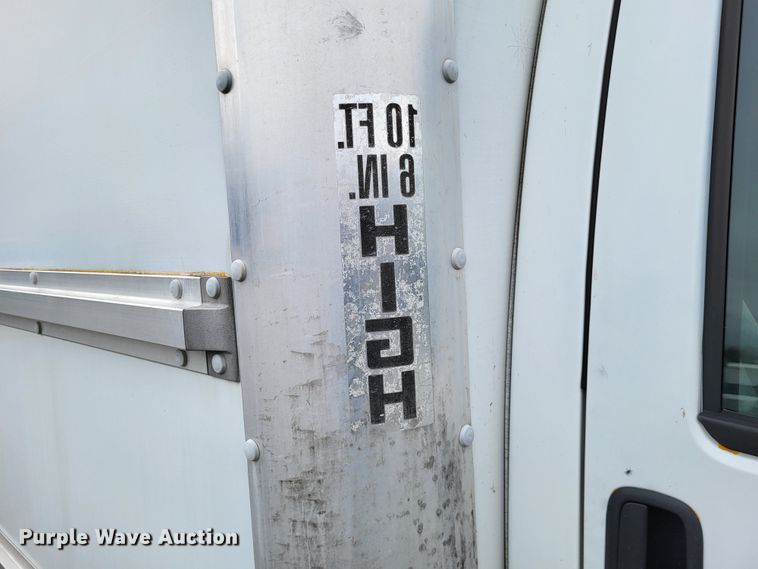 image for item LR9185 2006 GMC Savana G3500  box truck