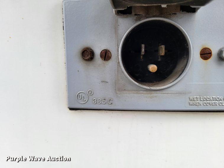 image for item LR9185 2006 GMC Savana G3500  box truck