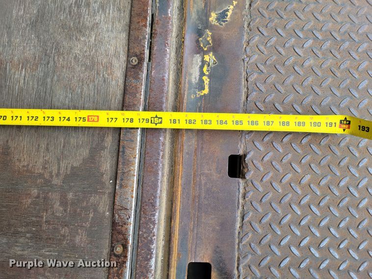 image for item LR9185 2006 GMC Savana G3500  box truck