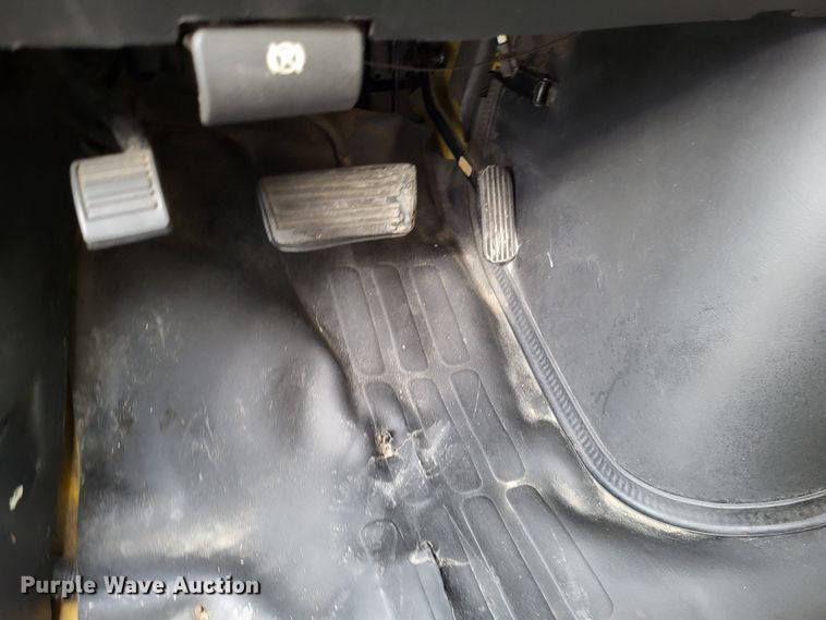 image for item LR9185 2006 GMC Savana G3500  box truck