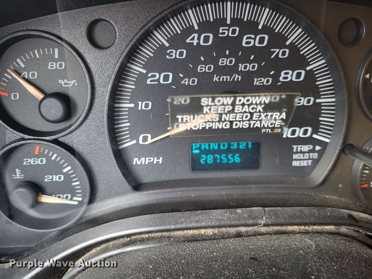 image for item LR9185 2006 GMC Savana G3500  box truck