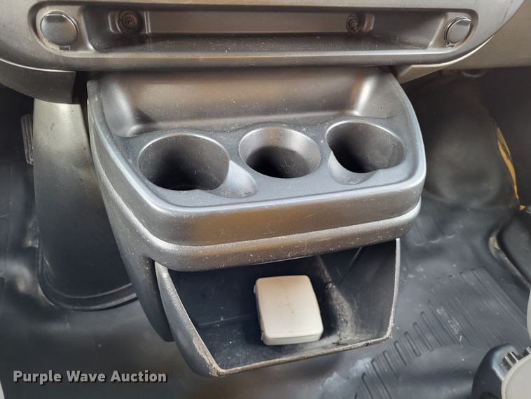 image for item LR9185 2006 GMC Savana G3500  box truck