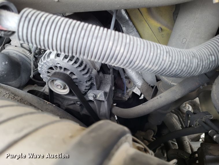 image for item LR9185 2006 GMC Savana G3500  box truck