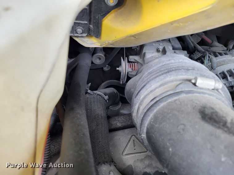 image for item LR9185 2006 GMC Savana G3500  box truck