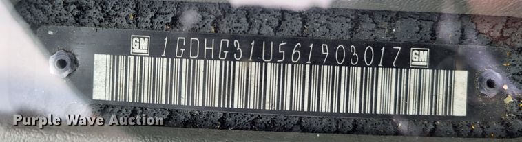 image for item LR9185 2006 GMC Savana G3500  box truck