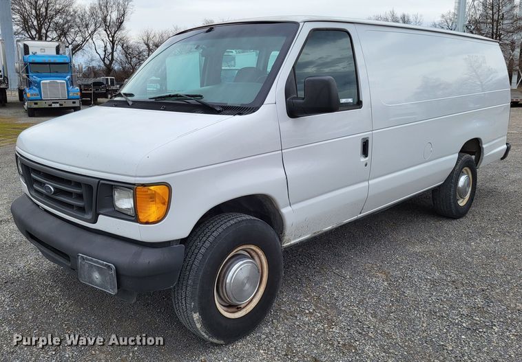 image for item LR9186 2005 Ford E250  van