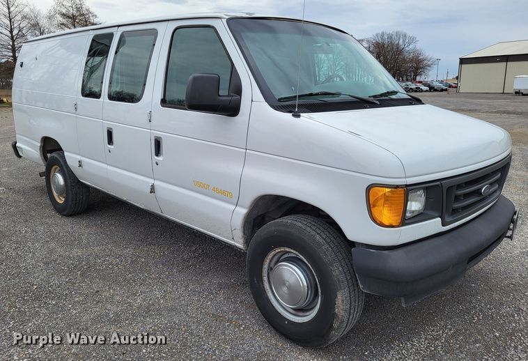 image for item LR9186 2005 Ford E250  van