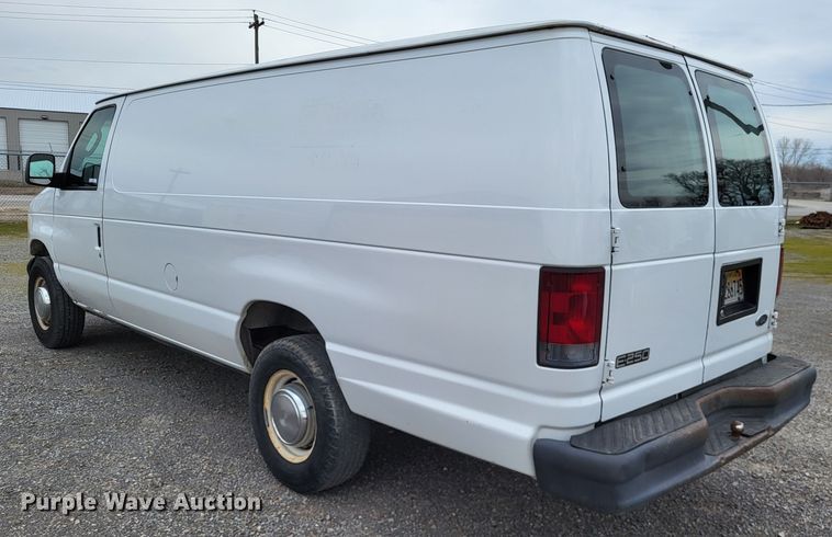 image for item LR9186 2005 Ford E250  van