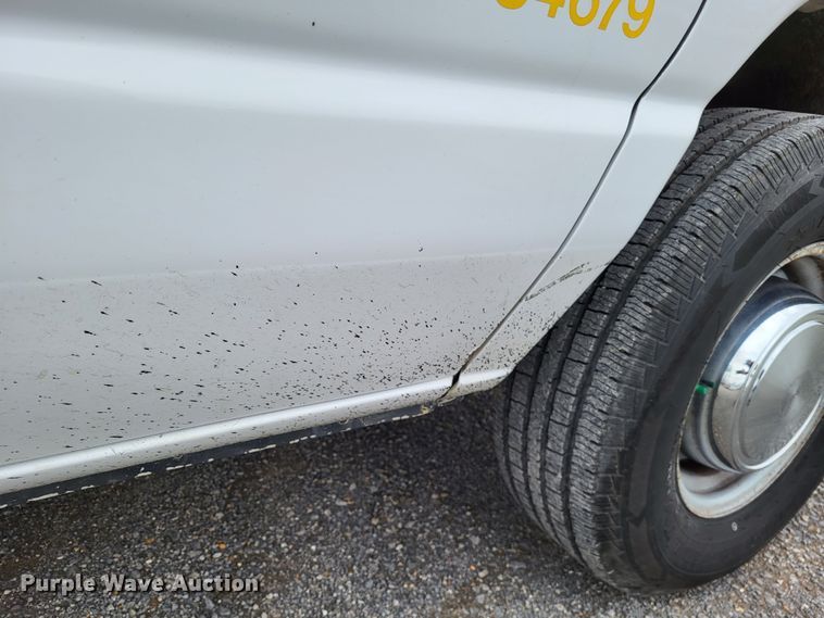 image for item LR9186 2005 Ford E250  van