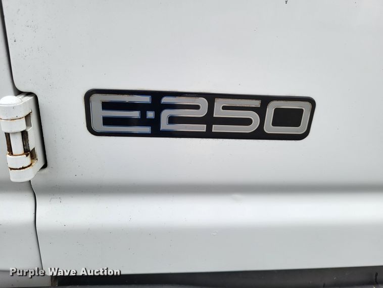 image for item LR9186 2005 Ford E250  van