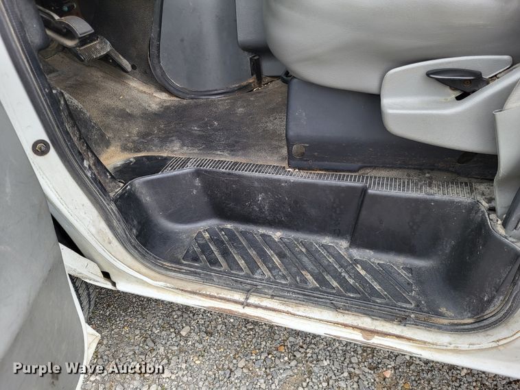 image for item LR9186 2005 Ford E250  van