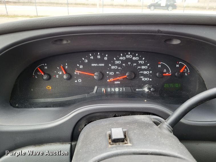 image for item LR9186 2005 Ford E250  van