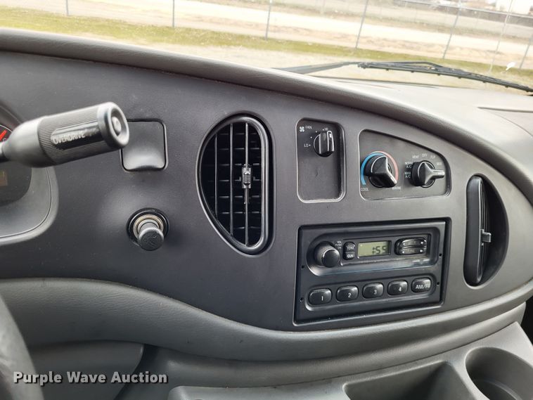 image for item LR9186 2005 Ford E250  van