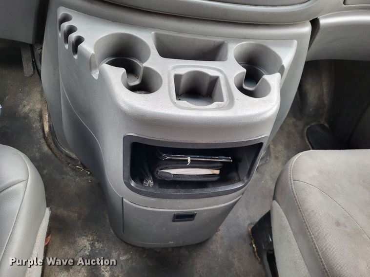 image for item LR9186 2005 Ford E250  van