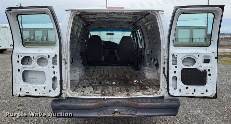 image for item LR9186 2005 Ford E250  van